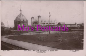 Norfolk Postcard - Great Yarmouth, The Wellington Gardens & Pavilion HM379
