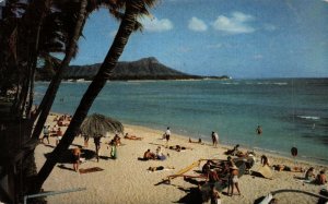 Hawaii Beach Scene Honolulu Chrome Postcard 08.57