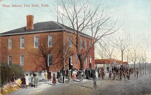 Plaza School, Fort Scott Kansas, USA Postcard
