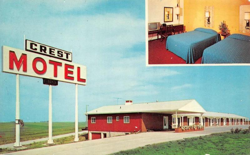 WILLIAMSBURG, IA Iowa  CREST MOTEL Room w/TV  ROADSIDE c1960's Chrome Postcard