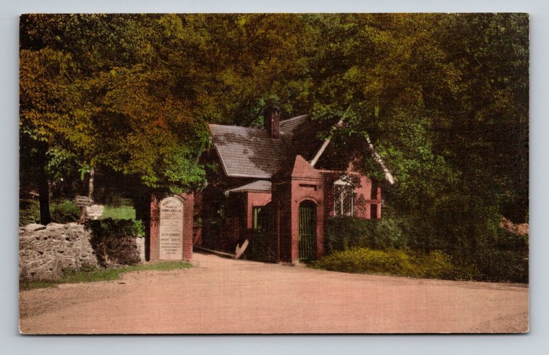 Monticello The Entrance Lodge And Gate Charlottesville Virginia Unposted Linen