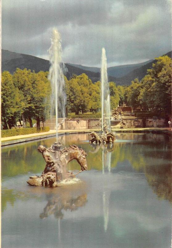 BR71090 fountain the horse racing   santa cruz del valle de los caidos spain