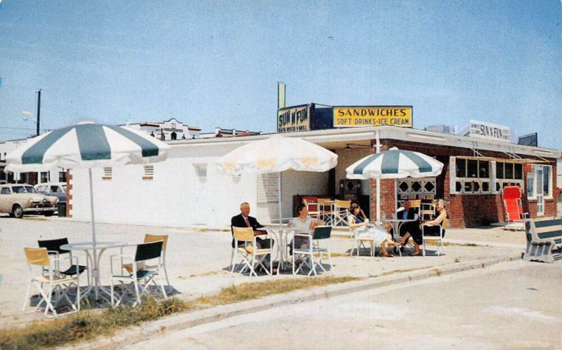 Virginia Beach Virginia Sun-N-Fun Bathhouse Vintage Postcard AA75250
