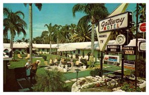 Postcard MOTEL SCENE Sarasota Florida FL AQ2380