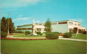 Lacombe Alberta Lacombe Memorial Centre Monument Statue Unused Postcard G75