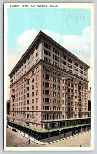San Antonio Texas~Gunter Hotel Skyscraper Bldg St View~Flag~Cars~1938 Postcard