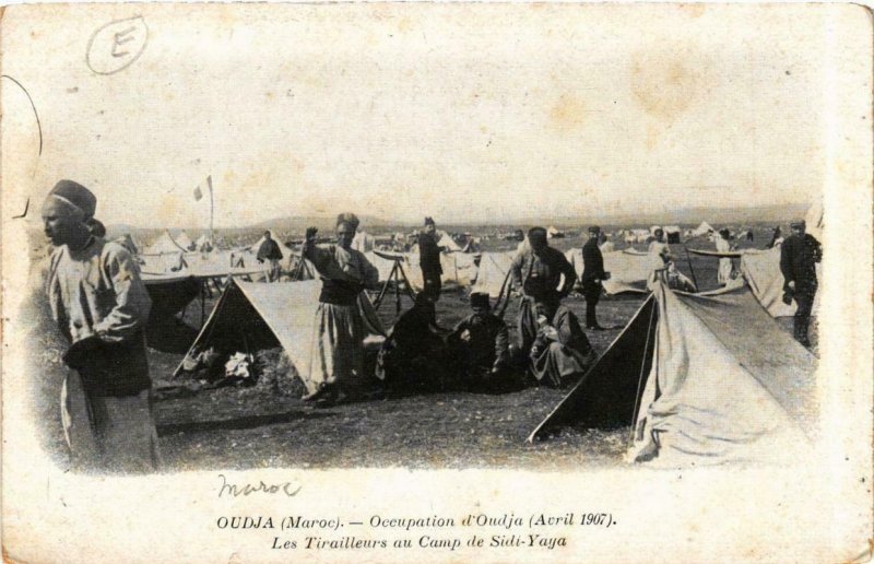 CPA AK OUDJA Les Tirailleurs au Camp de Sidi-Yaya MAROC (720219)
