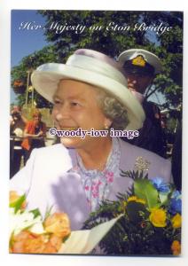 pq0118 - Queen Elizabeth on Eton Bridge - postcard