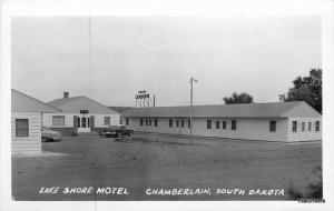 1940s Chamberlain South Dakota Lake Shore Motel autos RPPC real photo 3443