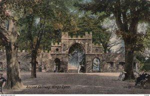 KINGS LYNN , Norfolk , 1918 ; Ancient Gateway