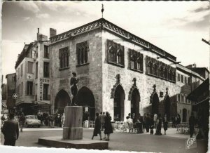 CPM Perpignan Place de la Loge (20042)