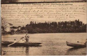 CPA VALREAS Le Lac - Une Partie de Canotage (1086627)