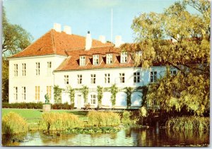 CONTINENTAL SIZE POSTCARD THE CASTLE AT ODENSE DENMARK