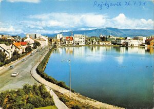 US4537 Reykjavik seo yfir Tjornina Lake, Street Vintage Cars Voitures iceland