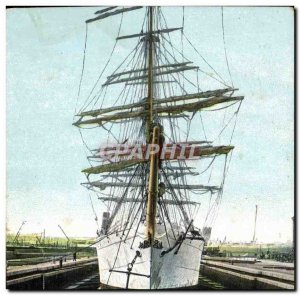 Old Postcard Le Havre Trois Mats in dry dock Boat