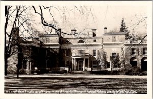 Hyde Park NY RPPC Front View of Roosevelt Home Postcard F27