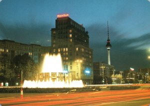 VINTAGE CONTINENTAL SIZE POSTCARD STRAUSBERGER AVENUE AT NIGHT BERLIN