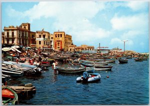 VINTAGE CONTINENTAL SIZED POSTCARD BOATS ON HARBOR AT MONDELLO PALERMO ITALY