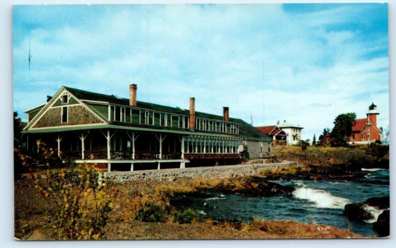 EAGLE HARBOR, MI Michigan~ Roadside LAKE BREEZE RESORT  Lighthouse1962  Postcard 