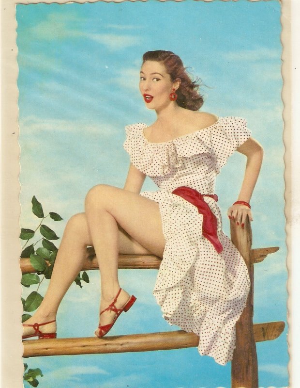 Pin-Up Lady Nice Spanish postcard. Continental size