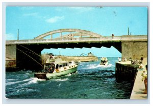 Vintage Going Deep-Sea Fishing From Boynton Limit, Flordia. Postcard P145E