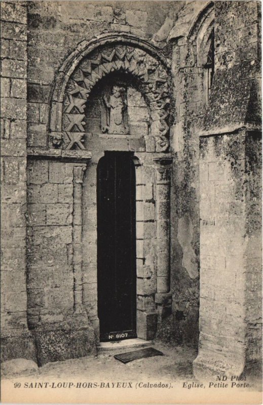 CPA SAINT-LOUP-HORS BAYEUX - Eglise - Petite Porte (1250381)