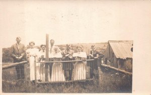 RPPC FAMILY FENCE FARM QUINCY ILLINOIS REAL PHOTO POSTCARD 1909