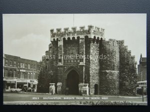 Hampshire SOUTHAMPTON Bargate from North West c1950's RP Postcard by Masons