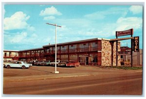 Regina Saskatchewan Canada Postcard Intowner Motor Hotel c1960's Unposted