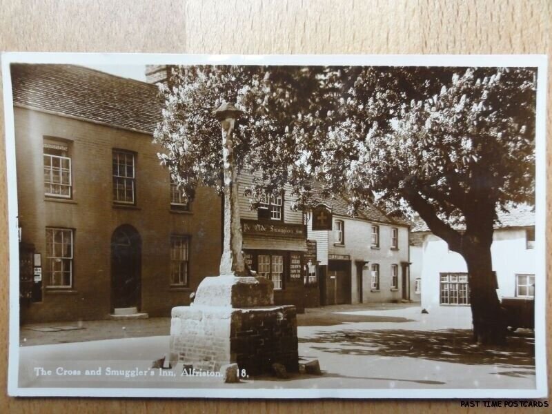 East Sussex ALFRISTON The Cross and Smugglers Inn - Old RP Postcard