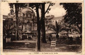 CPA VICHY Le Casino vu du Jardin (682782)