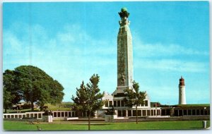 Postcard - War Memorial And Smeaton's Tower - Plymouth, England