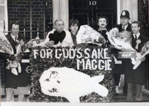 Spike Milligan London Downing Street Protest Margaret Thatcher 1982 Press Photo