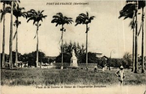 CPA Fort de France Place de la Savane et Statue MARTINIQUE (872285)