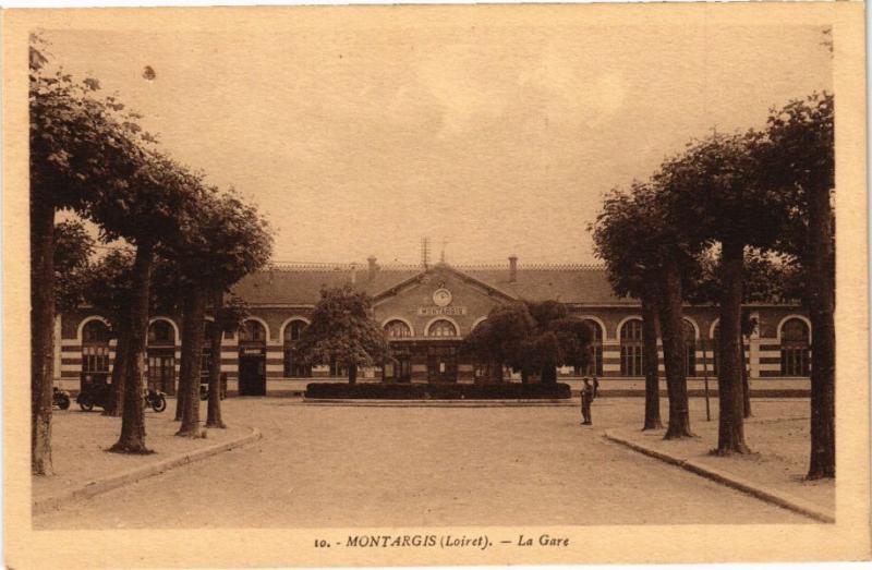 CPA MONTARGIS-La Gare (265955)