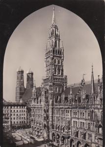 Germany Muenchen Rathaus und Frauenkirche