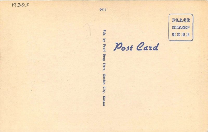Postcard Kansas Garden City Hotel Warren autos Coca Cola Pearl Drug 23-8961