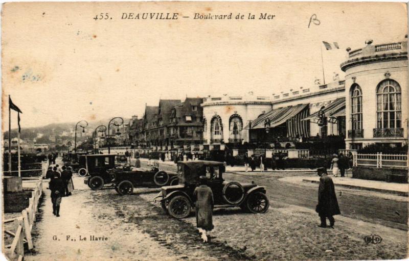 CPA DEAUVILLE - Boulevard de la Mer (515725)