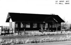 Fort Hall Idaho 1977 Union Pacific train depot real photo pc Z18251