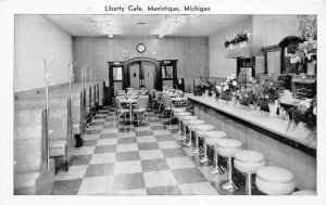 J55/ Manistique Michigan Postcard c1940s Liberty Caf� Interior  279