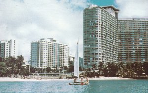 America Postcard - The Ilikai on Waikiki Beach - Honolulu   A4224