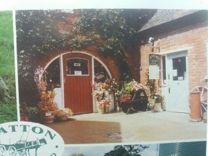 Hatton Country World Nr Warwick Vintage Postcard