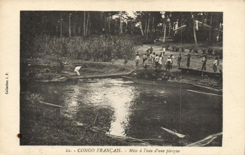 CPA Francais Congo Afrique - Mise é l'eau d'une pirogue (86641)