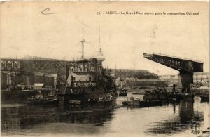 CPA BREST - Le Grand Pont ouvert pour le passage d'un Cuirasse (650348)