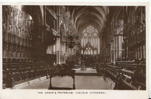 Lincolnshire Postcard - The Choir & Triforium, Lincoln Cathedral - Ref TZ6878