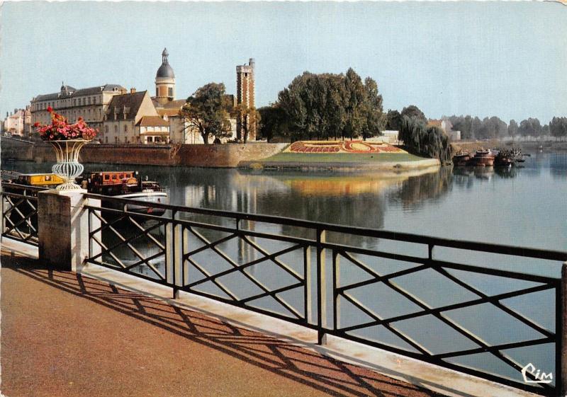 BR23520 Quai de la Saone Chalon sur Saone   france