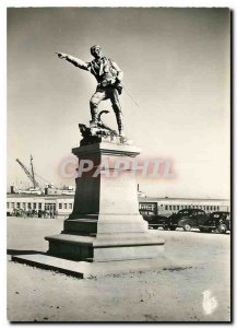 Modern Postcard St Malo I and V Statue of Robert Surcouf