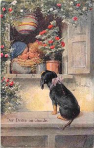 Dachshund Dachsie Dog Third in the Group Boy Girl Kissing 1931 Austria postcard