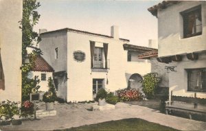 Postcard 1920s California Santa Barbara Outer Court De La Guerra CA24-3488