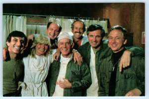 1982 CAST SHOT from M*A*S*H ~ Korean War TV Show ALAN ALDA  4x6 MASH Postcard